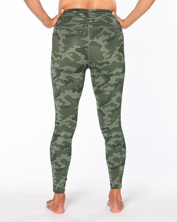 Handful high-waist squeeze play legging in hideout color, shown as a stylish, fitted bottom with stretch fabric.