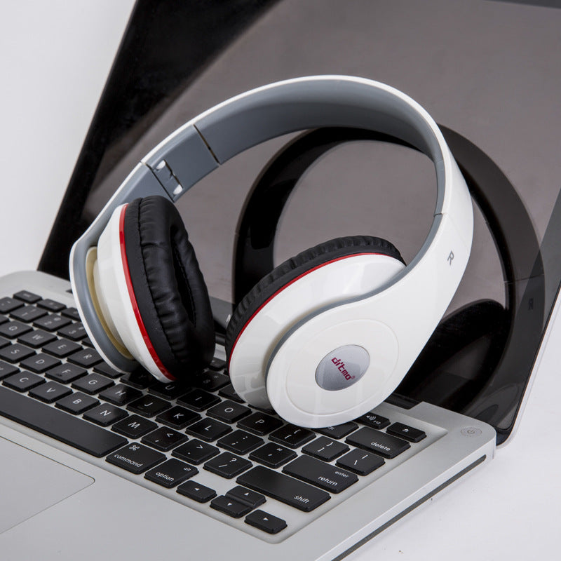 Velorian Collection wired gaming earphones with heavy bass, in-line control, compatible with computer and mobile phones.