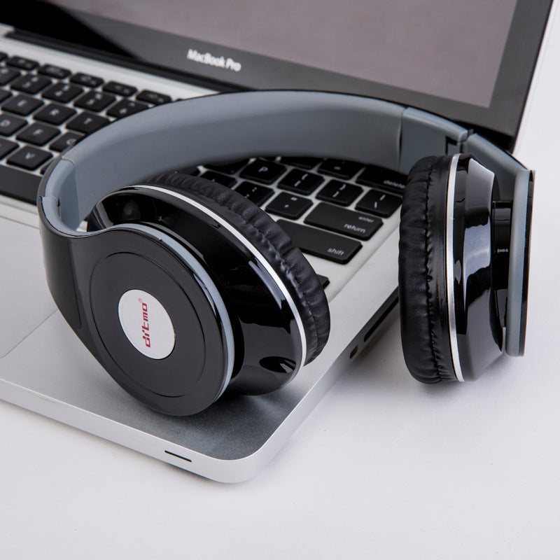 Velorian Collection wired gaming earphones with heavy bass, inline control, suitable for computer and mobile phone use.