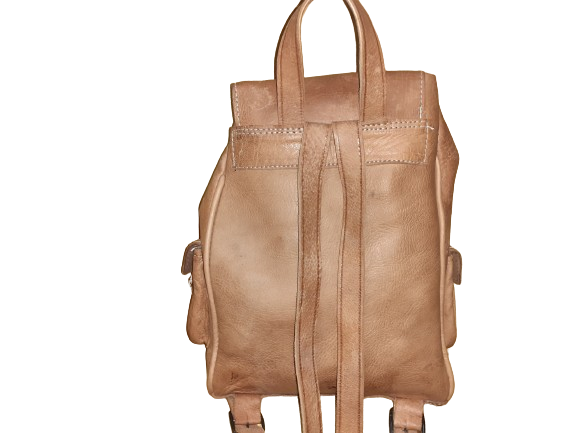Medium-sized Fez Vacuno mochila for women by Hecho a mano, featuring handcrafted leather with intricate detailing.