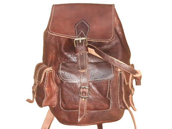 Medium Fez Vacuno handmade mochila for women, featuring natural leather and detailed craftsmanship, ideal for everyday use.
