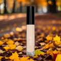 Vegan, cruelty-free Cad b Comma HC101T full coverage brightening concealing cream in a jar, talc-free and paraben-free.